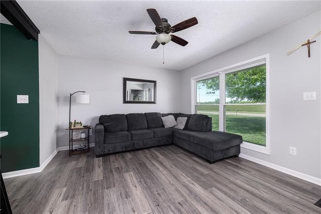 2800 Hutton Road, Kansas City, KS 66109