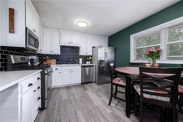 2800 Hutton Road, Kansas City, KS 66109