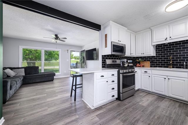 2800 Hutton Road, Kansas City, KS 66109