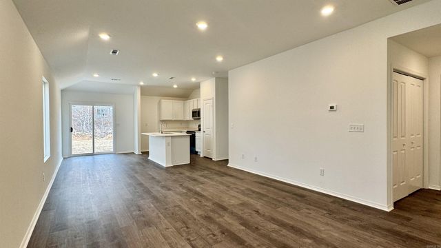 102 Sofia Drive, Maumelle, AR 72113