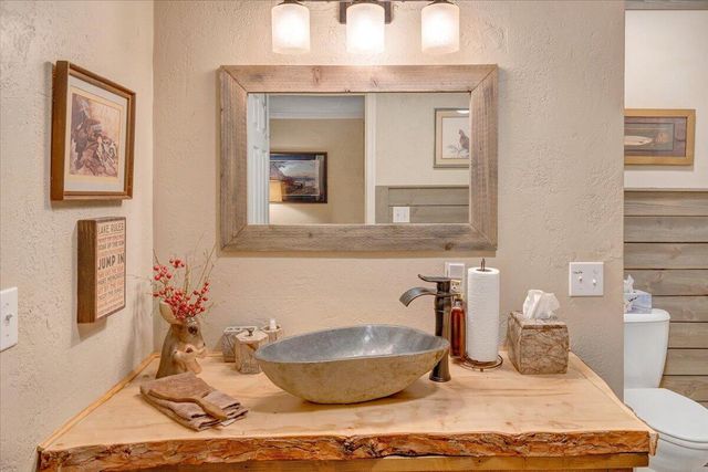 406 Anchor DR, Moneta, VA 24121