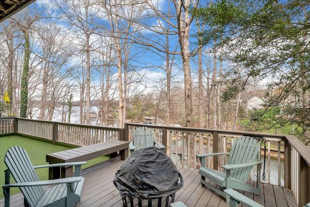 406 Anchor DR, Moneta, VA 24121