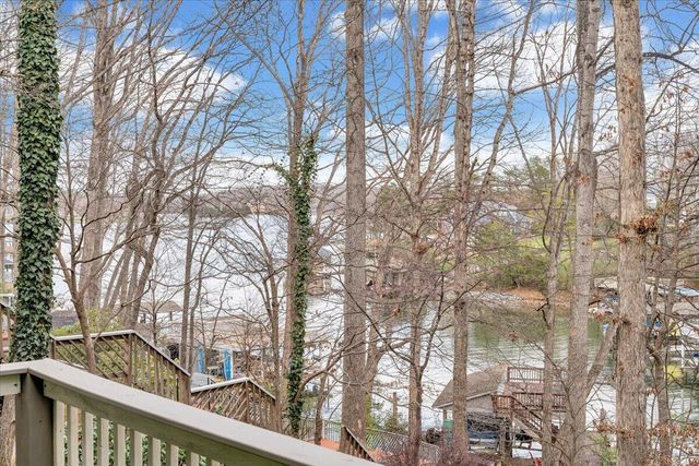 406 Anchor DR, Moneta, VA 24121