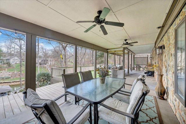 406 Anchor DR, Moneta, VA 24121