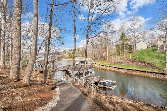 406 Anchor DR, Moneta, VA 24121