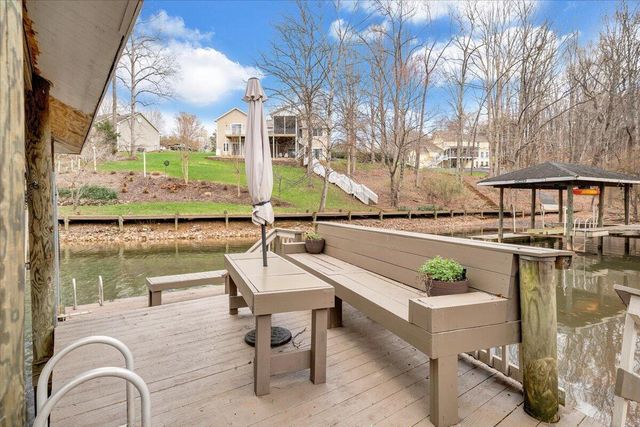 406 Anchor DR, Moneta, VA 24121