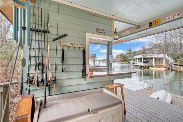 406 Anchor DR, Moneta, VA 24121