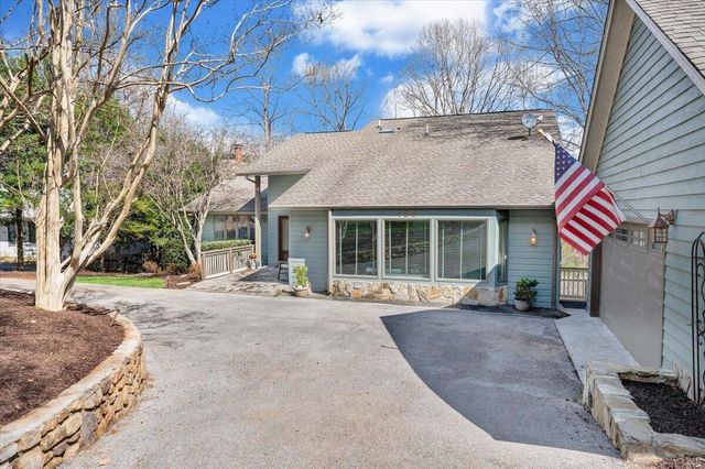 406 Anchor DR, Moneta, VA 24121