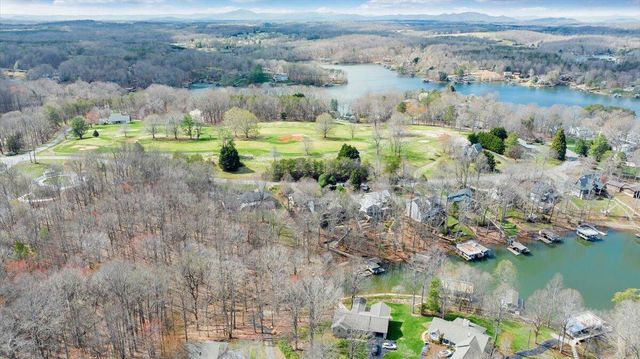 406 Anchor DR, Moneta, VA 24121