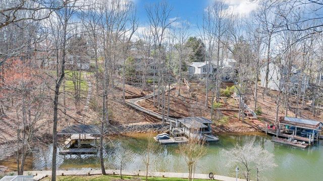 406 Anchor DR, Moneta, VA 24121