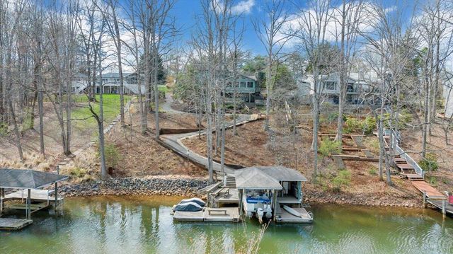 406 Anchor DR, Moneta, VA 24121