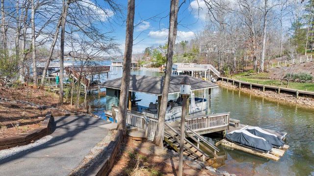 406 Anchor DR, Moneta, VA 24121