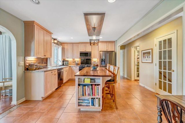 406 Anchor DR, Moneta, VA 24121