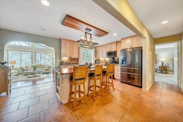 406 Anchor DR, Moneta, VA 24121