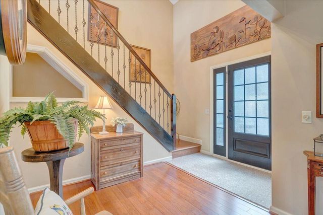 406 Anchor DR, Moneta, VA 24121