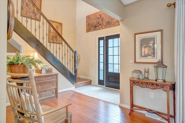 406 Anchor DR, Moneta, VA 24121