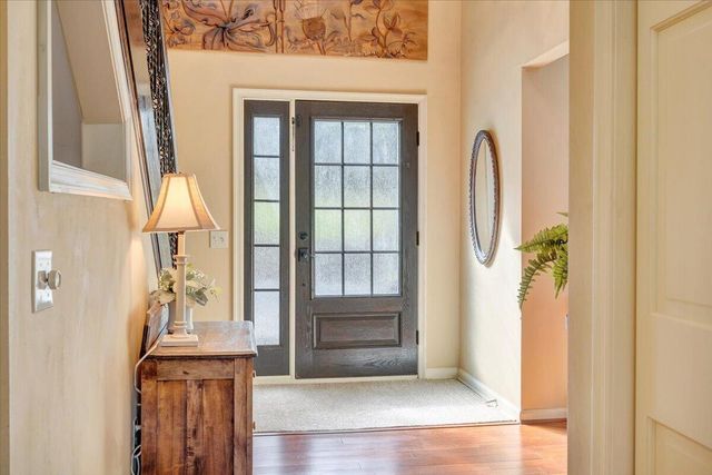 406 Anchor DR, Moneta, VA 24121