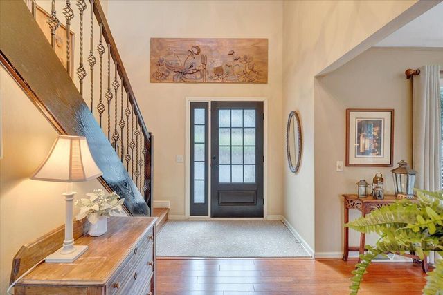 406 Anchor DR, Moneta, VA 24121