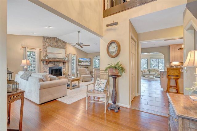 406 Anchor DR, Moneta, VA 24121