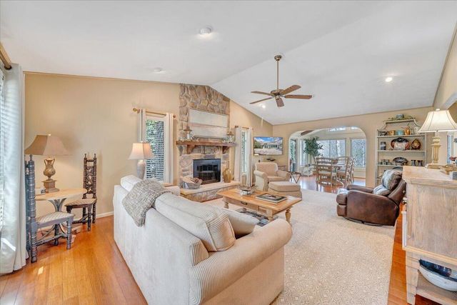 406 Anchor DR, Moneta, VA 24121