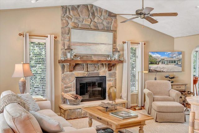 406 Anchor DR, Moneta, VA 24121