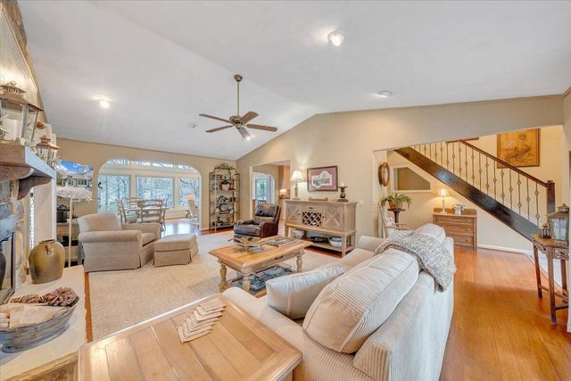 406 Anchor DR, Moneta, VA 24121