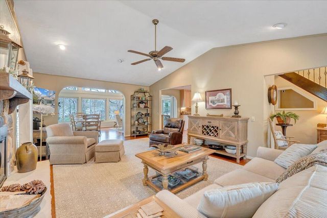 406 Anchor DR, Moneta, VA 24121