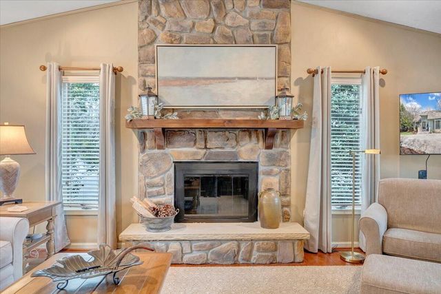 406 Anchor DR, Moneta, VA 24121