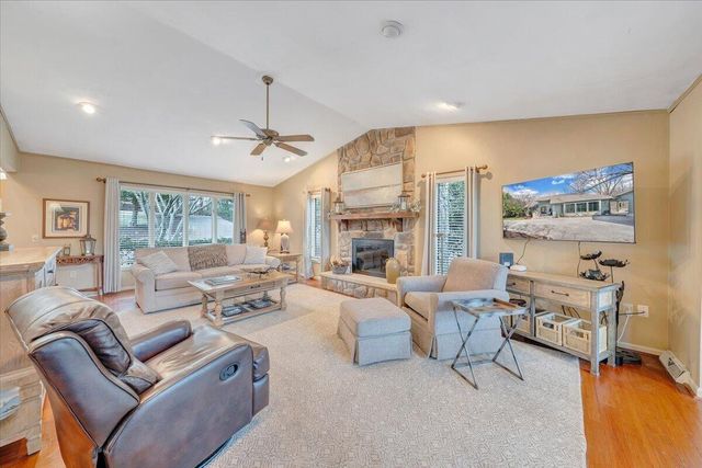 406 Anchor DR, Moneta, VA 24121