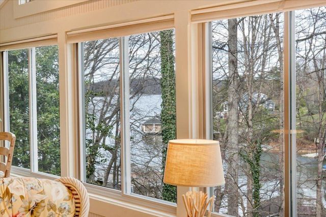 406 Anchor DR, Moneta, VA 24121