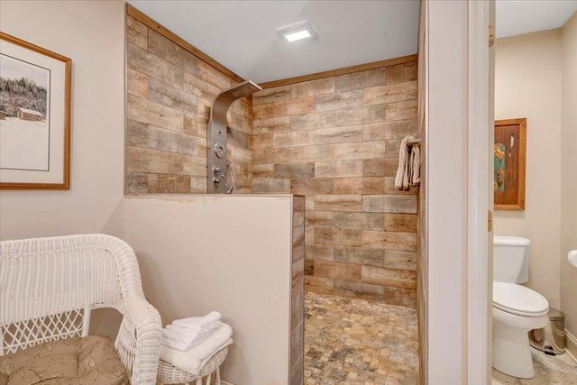 406 Anchor DR, Moneta, VA 24121