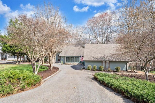 406 Anchor DR, Moneta, VA 24121