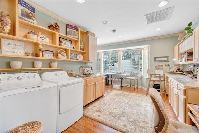 406 Anchor DR, Moneta, VA 24121