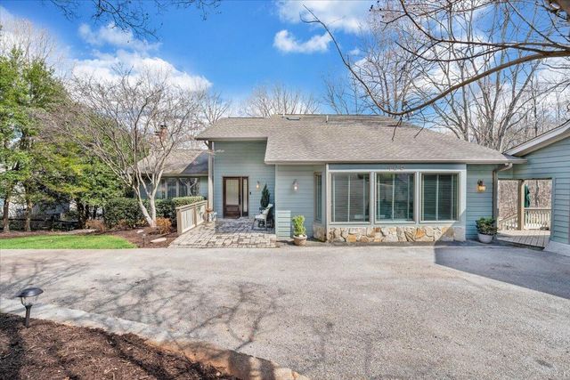 406 Anchor DR, Moneta, VA 24121