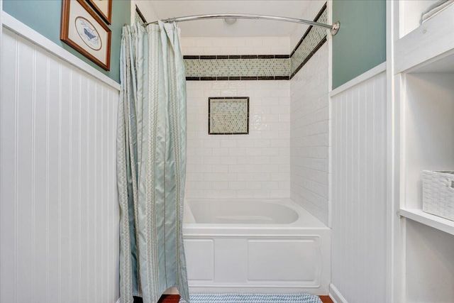 406 Anchor DR, Moneta, VA 24121