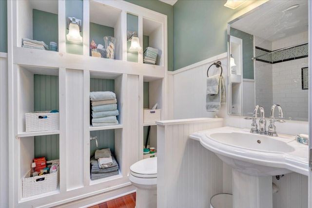 406 Anchor DR, Moneta, VA 24121