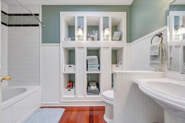 406 Anchor DR, Moneta, VA 24121