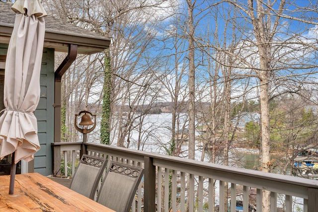 406 Anchor DR, Moneta, VA 24121