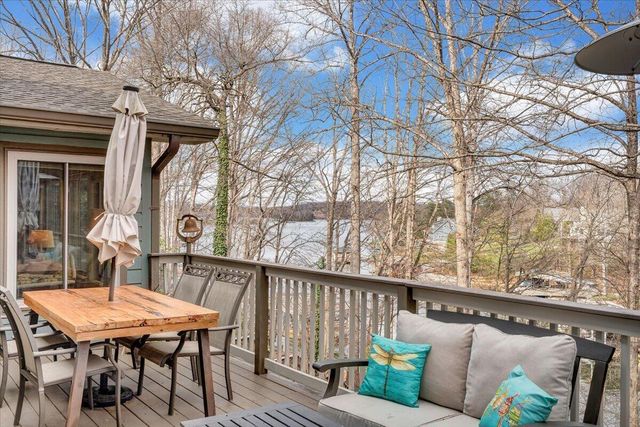 406 Anchor DR, Moneta, VA 24121