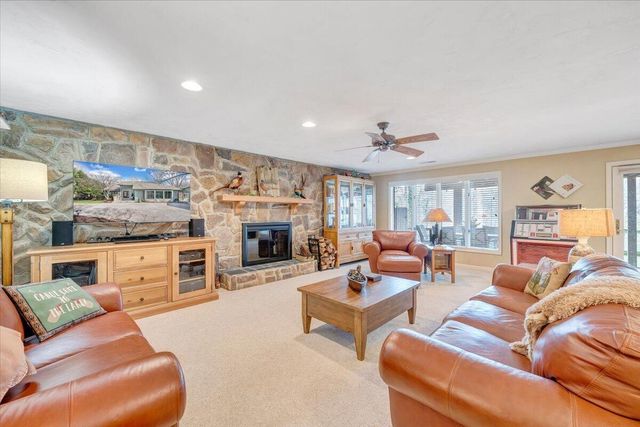 406 Anchor DR, Moneta, VA 24121