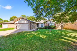 6003 Big Springs Drive, Arlington, TX 76001