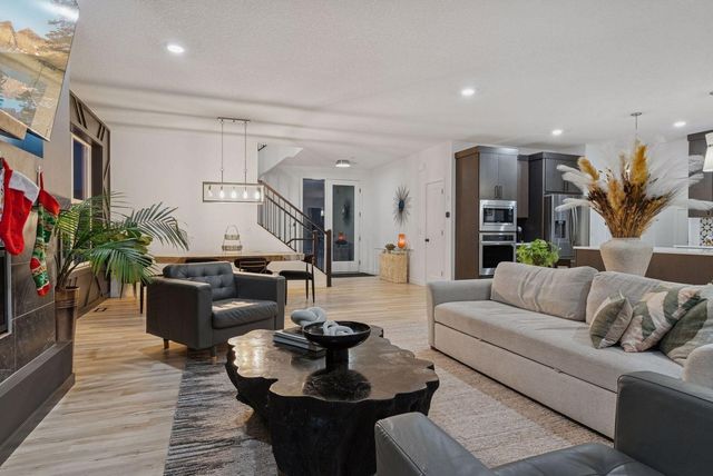 5028 Airlake Draw, Woodbury, MN 55129