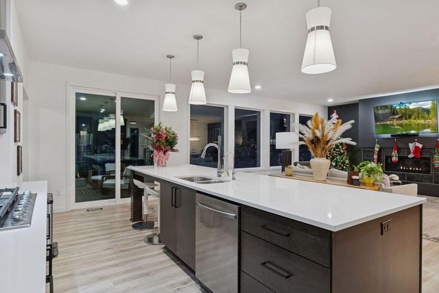 5028 Airlake Draw, Woodbury, MN 55129