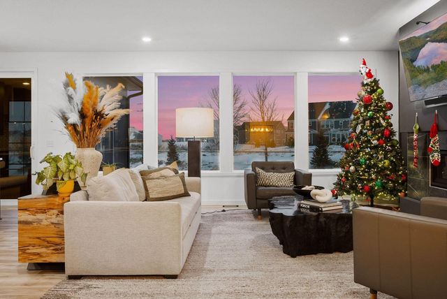 5028 Airlake Draw, Woodbury, MN 55129