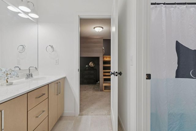 5028 Airlake Draw, Woodbury, MN 55129