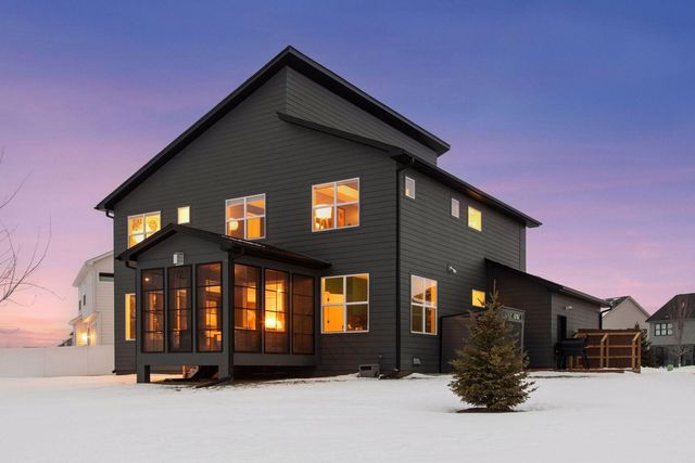 5028 Airlake Draw, Woodbury, MN 55129