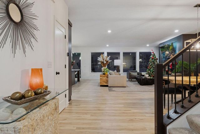 5028 Airlake Draw, Woodbury, MN 55129