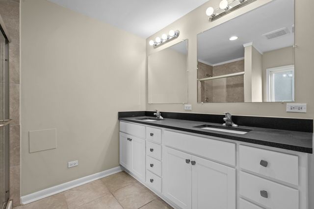 949 Ridgewood Drive, Highland Park, IL 60035