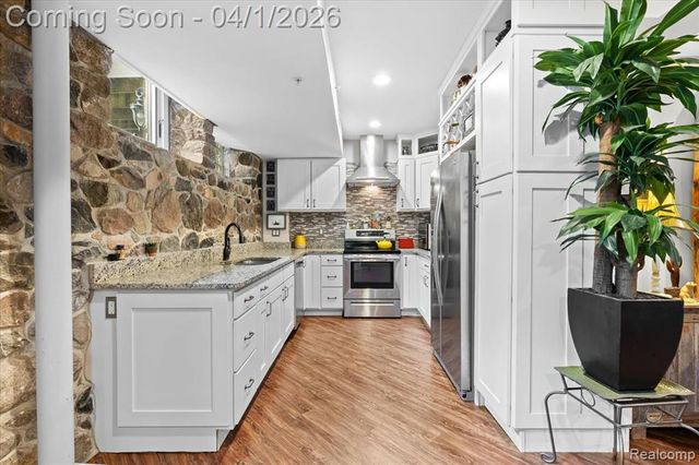 217 E Commerce Street, Milford, MI 48381