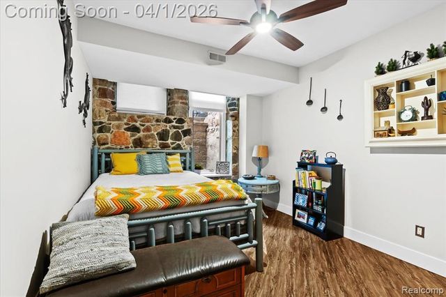 217 E Commerce Street, Milford, MI 48381